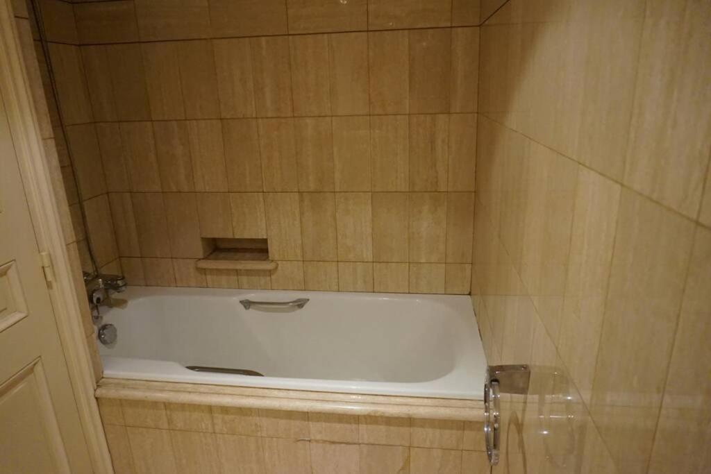 Le Calme A 2 Pas De Paris Apartment Levallois-Perret Exterior foto